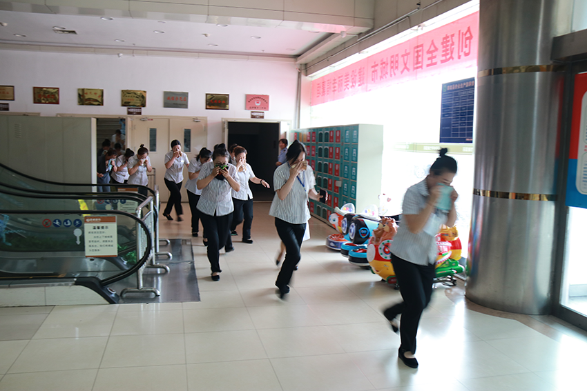 人人講安全  個(gè)個(gè)會(huì )應急